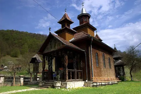 Schitul Izvorul Tămăduirii, în comuna Poșaga
