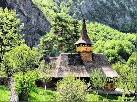 Schitul Sub Piatra, sub platoul Bedeleu